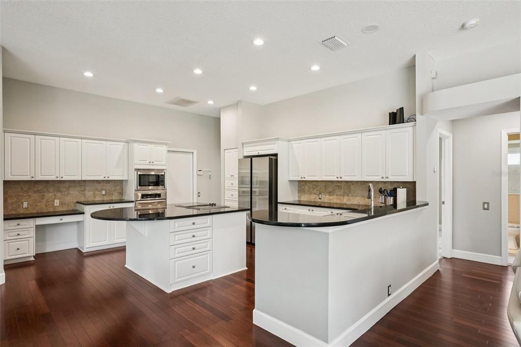 Active With Contract: $819,900 (4 beds, 3 baths, 2426 Square Feet)