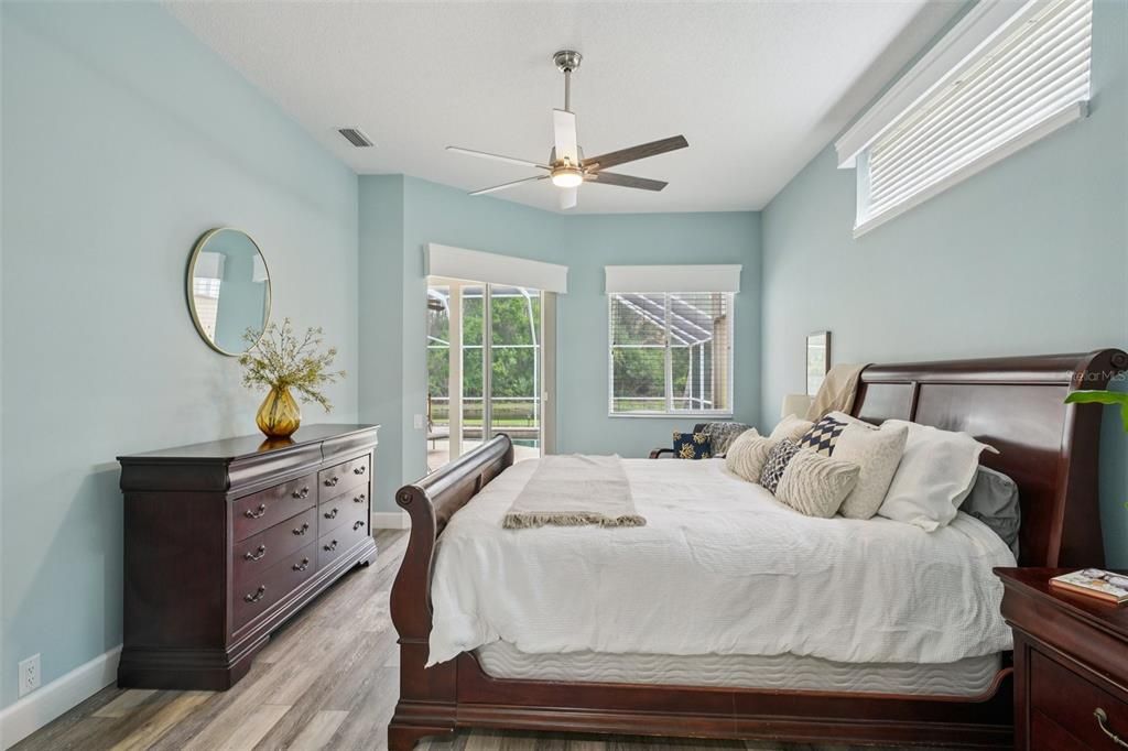 Active With Contract: $819,900 (4 beds, 3 baths, 2426 Square Feet)
