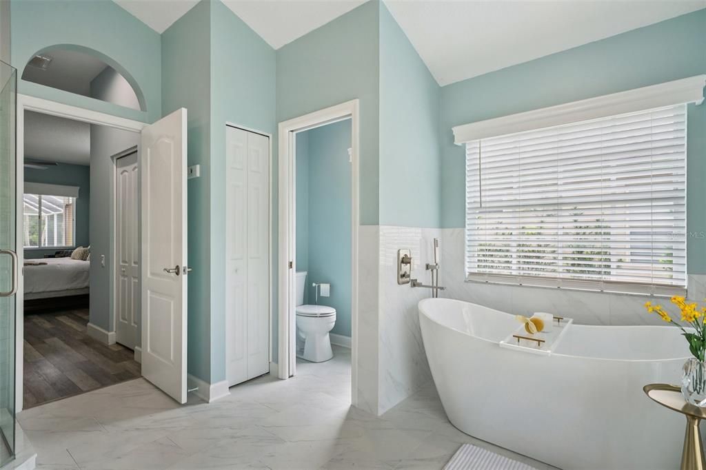Active With Contract: $819,900 (4 beds, 3 baths, 2426 Square Feet)