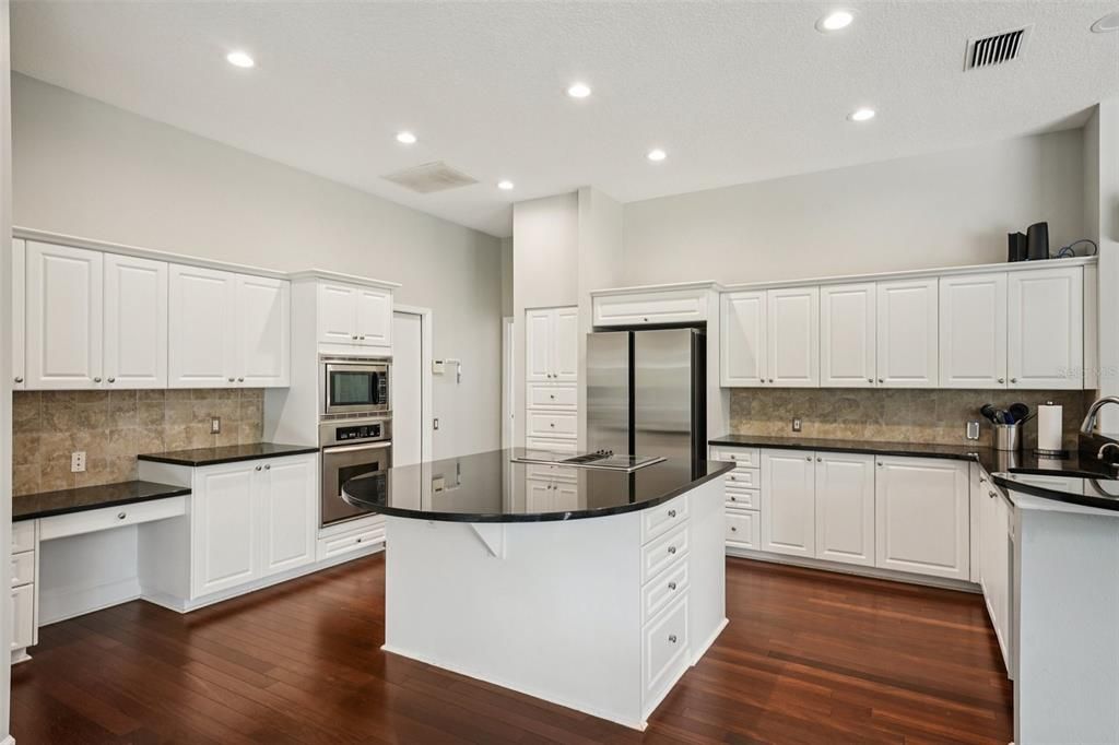 Active With Contract: $819,900 (4 beds, 3 baths, 2426 Square Feet)