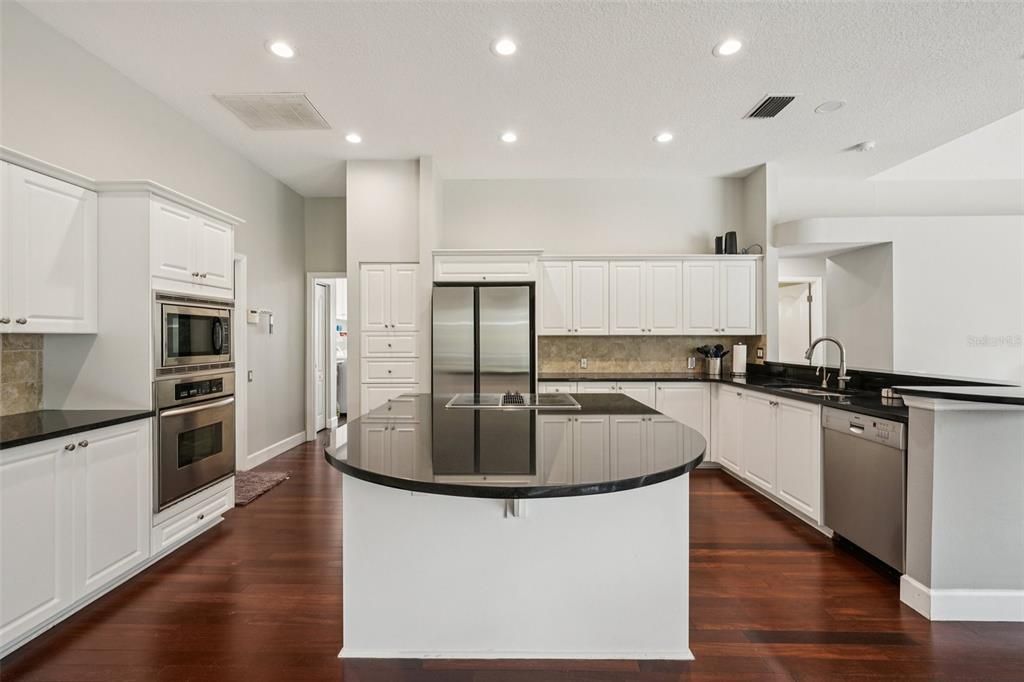 Active With Contract: $819,900 (4 beds, 3 baths, 2426 Square Feet)
