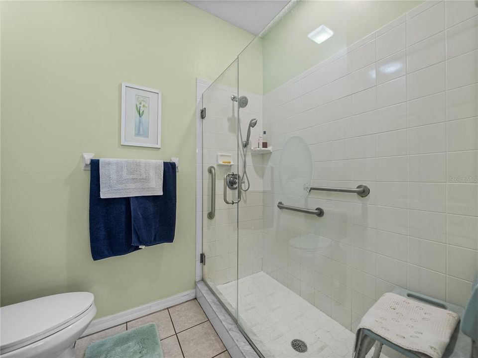 На продажу: $349,900 (3 спален, 2 ванн, 1816 Квадратных фут)