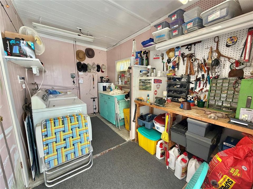 На продажу: $139,900 (2 спален, 2 ванн, 1236 Квадратных фут)