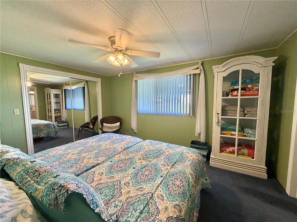 На продажу: $139,900 (2 спален, 2 ванн, 1236 Квадратных фут)