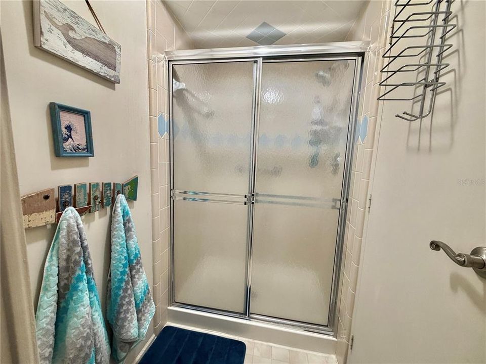 На продажу: $139,900 (2 спален, 2 ванн, 1236 Квадратных фут)