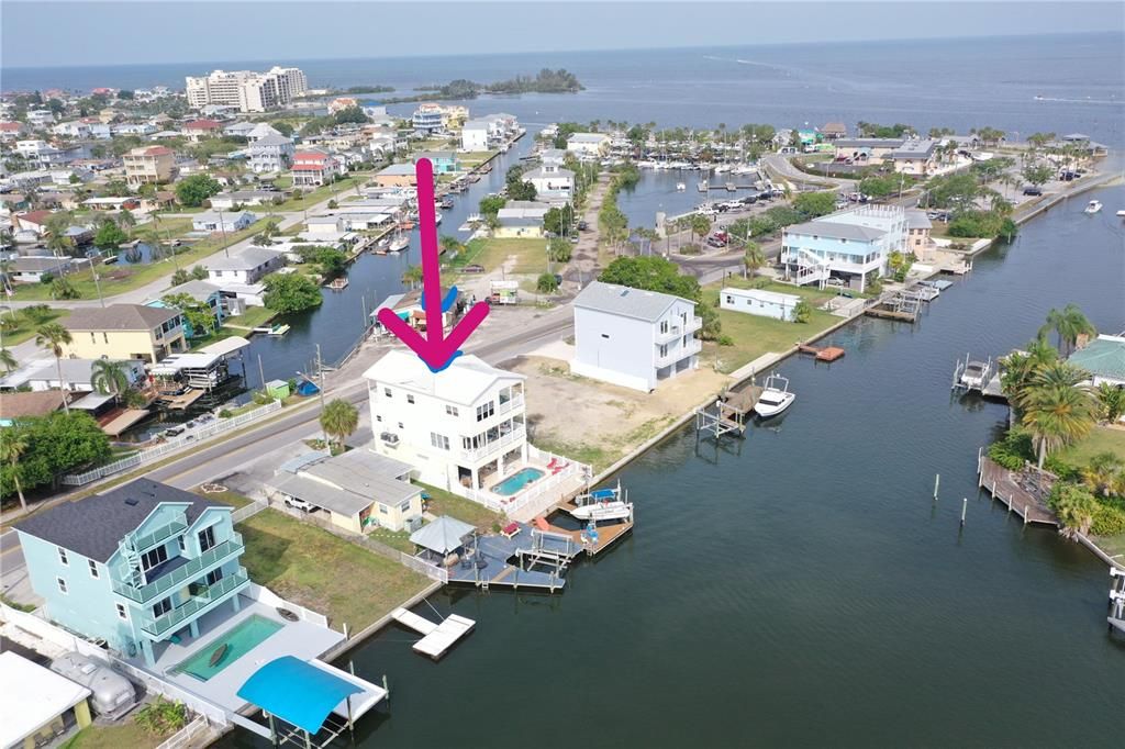 For Sale: $799,900 (3 beds, 3 baths, 2246 Square Feet)