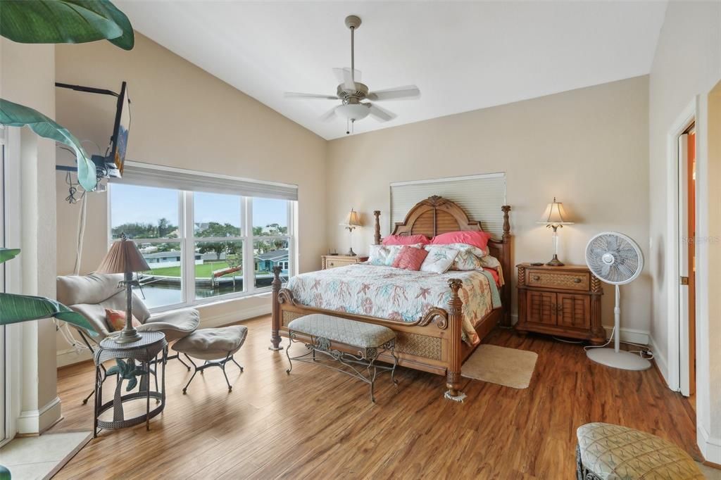 For Sale: $799,900 (3 beds, 3 baths, 2246 Square Feet)