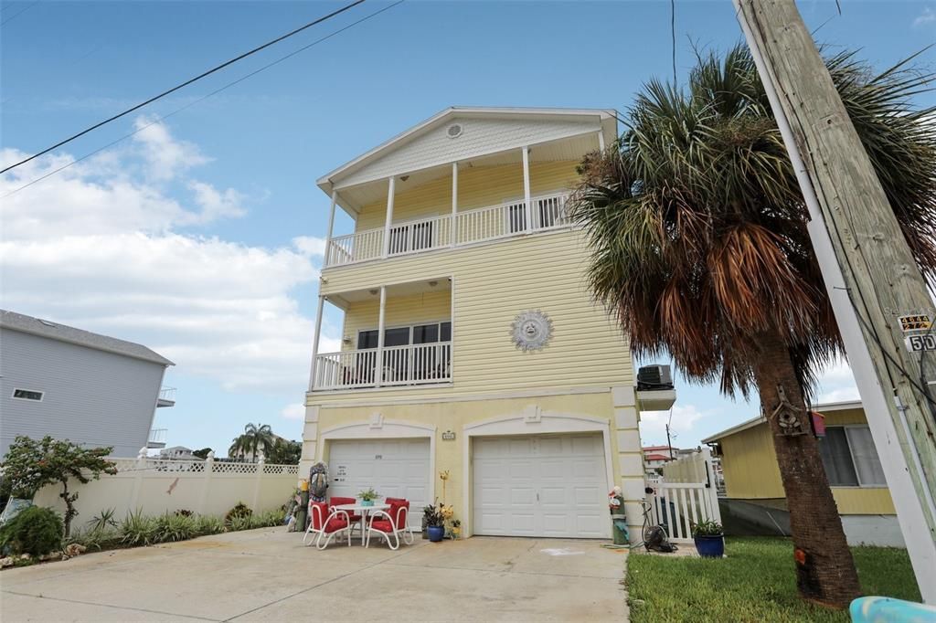 For Sale: $799,900 (3 beds, 3 baths, 2246 Square Feet)