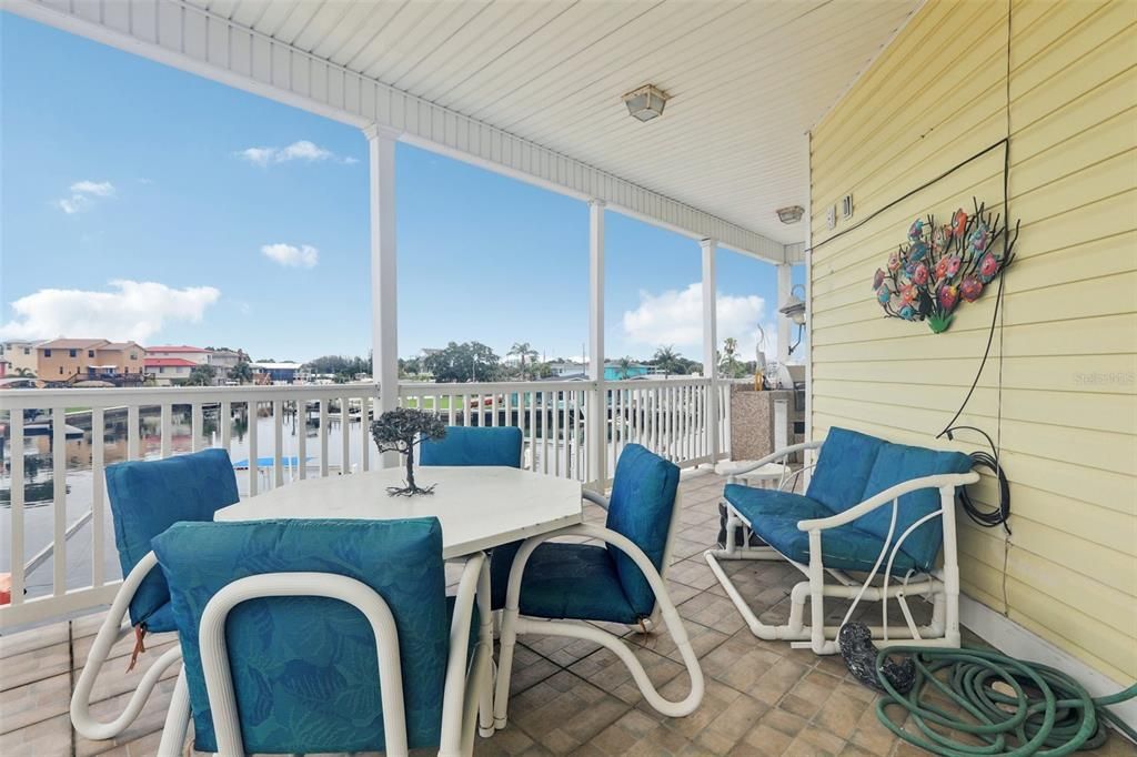 For Sale: $799,900 (3 beds, 3 baths, 2246 Square Feet)