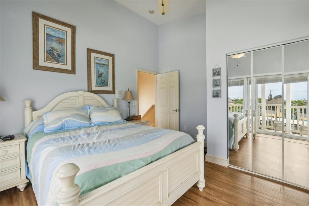For Sale: $799,900 (3 beds, 3 baths, 2246 Square Feet)