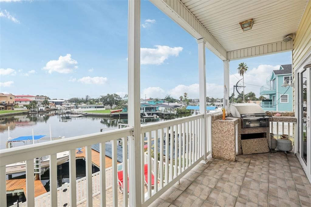For Sale: $799,900 (3 beds, 3 baths, 2246 Square Feet)