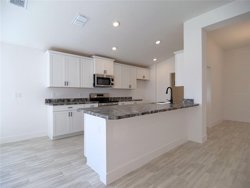 For Sale: $300,200 (3 beds, 2 baths, 1970 Square Feet)