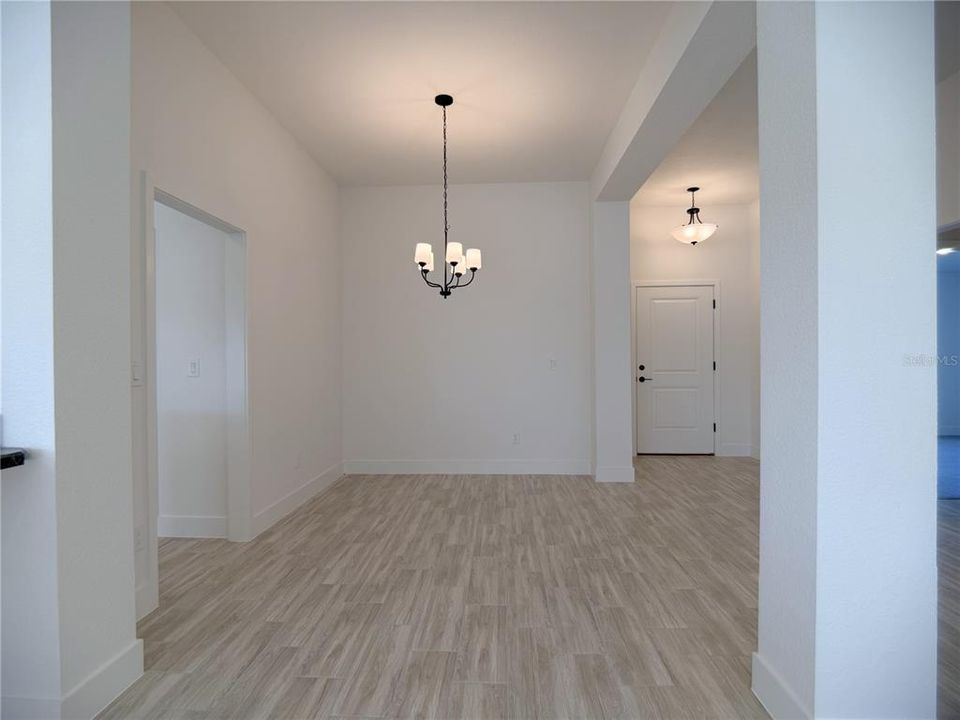 For Sale: $300,200 (3 beds, 2 baths, 1970 Square Feet)