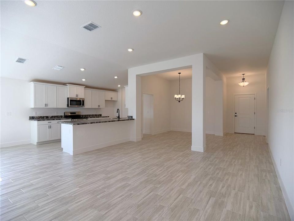For Sale: $300,200 (3 beds, 2 baths, 1970 Square Feet)