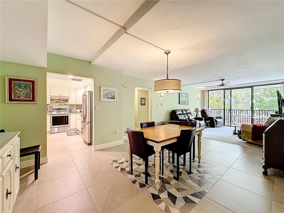 En Venta: $259,900 (2 camas, 2 baños, 1185 Pies cuadrados)