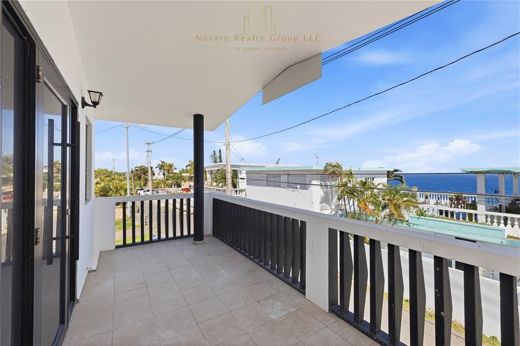 Recently Sold: $225,000 (4 beds, 2 baths, 1350 Square Feet)