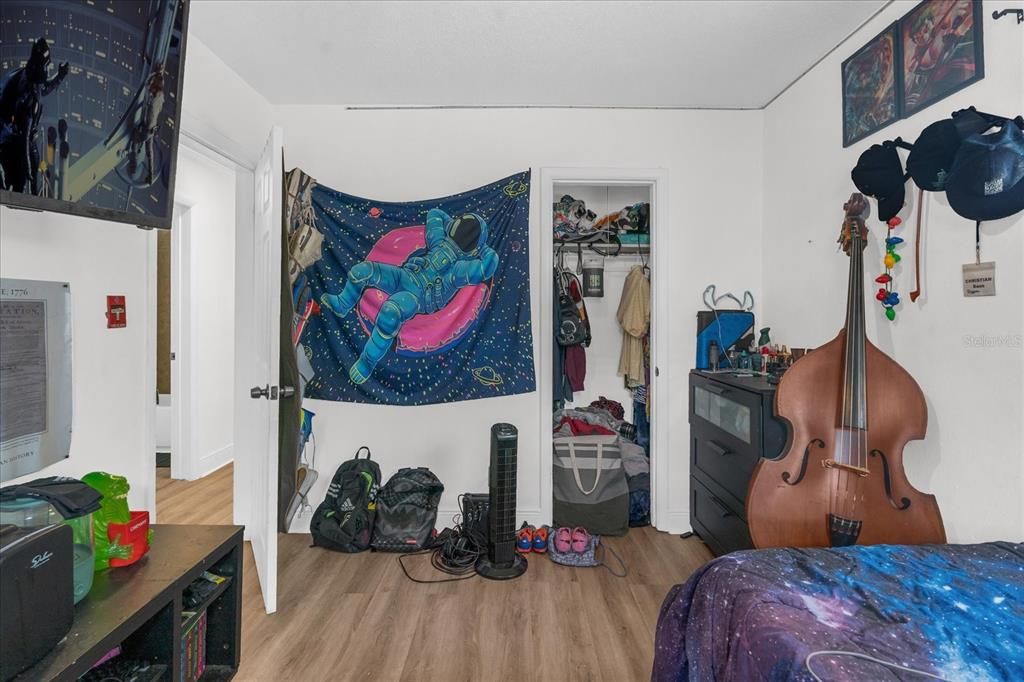 Activo con contrato: $285,000 (3 camas, 2 baños, 1210 Pies cuadrados)