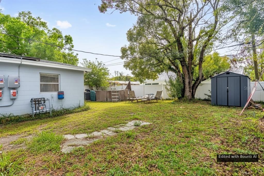 Activo con contrato: $285,000 (3 camas, 2 baños, 1210 Pies cuadrados)