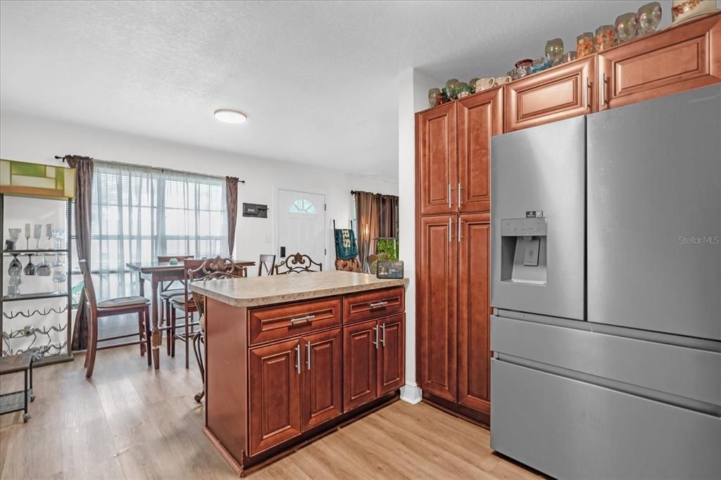 Activo con contrato: $285,000 (3 camas, 2 baños, 1210 Pies cuadrados)