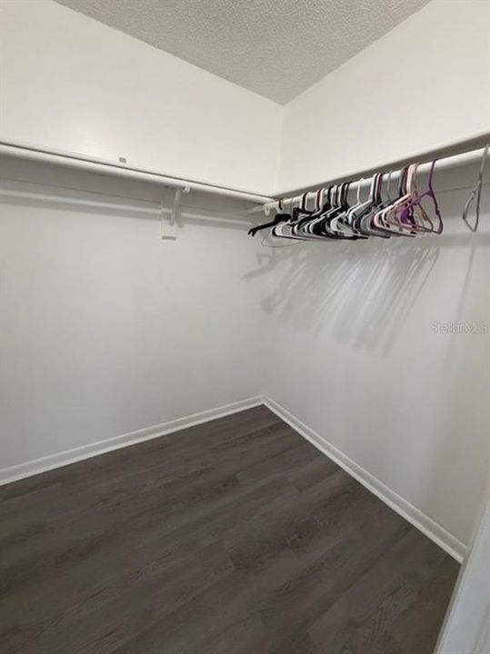 На продажу: $120,000 (2 спален, 1 ванн, 891 Квадратных фут)