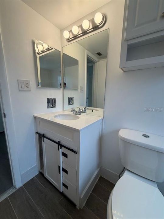 На продажу: $120,000 (2 спален, 1 ванн, 891 Квадратных фут)