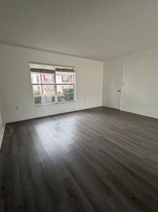 На продажу: $120,000 (2 спален, 1 ванн, 891 Квадратных фут)