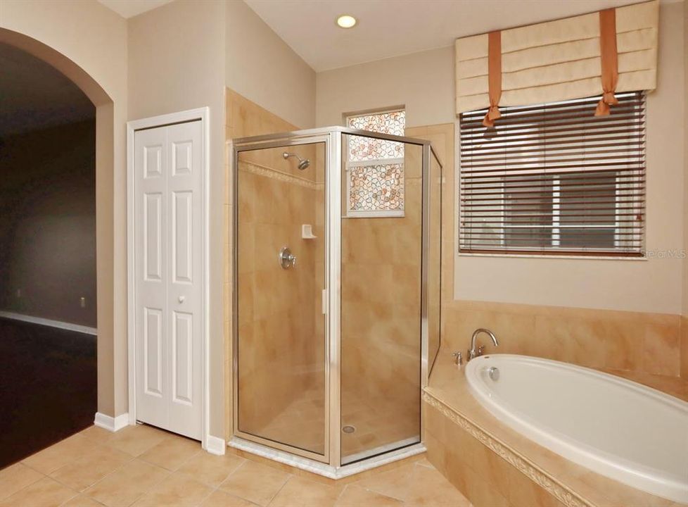 For Rent: $3,300 (4 beds, 4 baths, 3453 Square Feet)