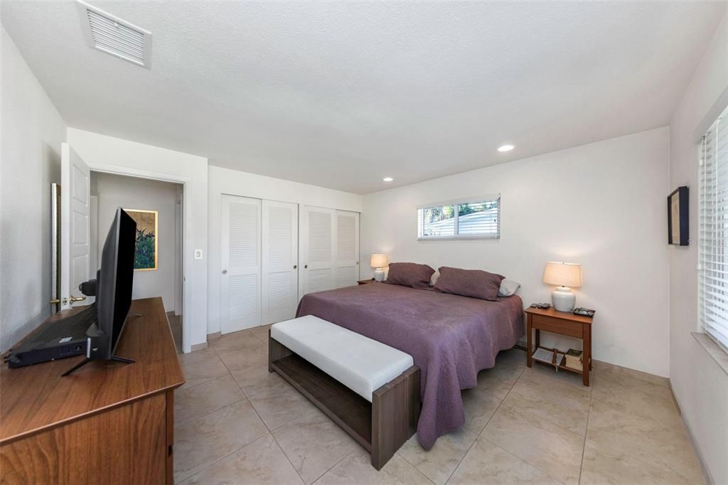 Activo con contrato: $449,000 (3 camas, 2 baños, 1312 Pies cuadrados)