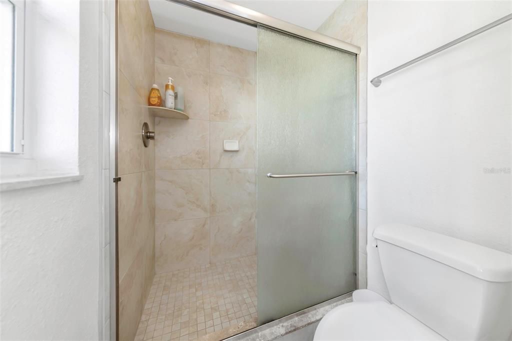 Activo con contrato: $449,000 (3 camas, 2 baños, 1312 Pies cuadrados)