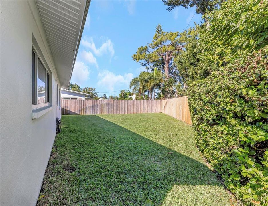 Activo con contrato: $449,000 (3 camas, 2 baños, 1312 Pies cuadrados)