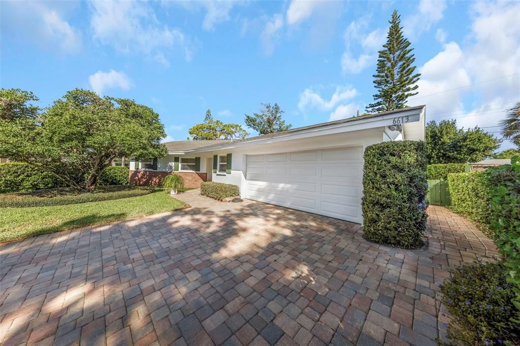 Activo con contrato: $449,000 (3 camas, 2 baños, 1312 Pies cuadrados)