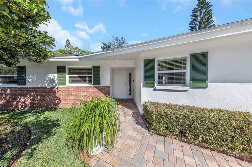 Activo con contrato: $449,000 (3 camas, 2 baños, 1312 Pies cuadrados)
