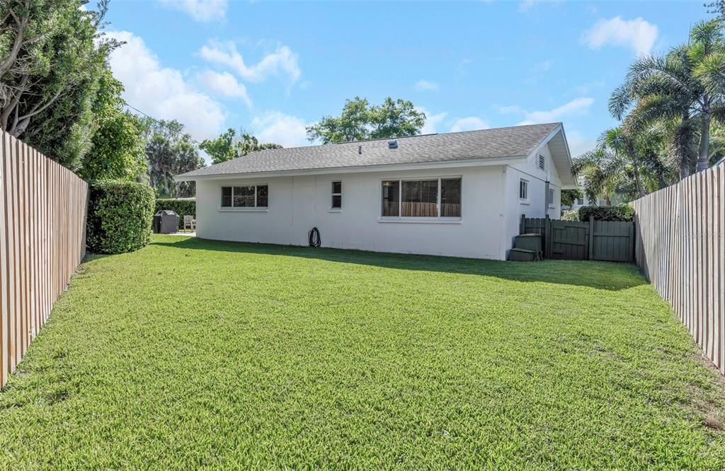 Activo con contrato: $449,000 (3 camas, 2 baños, 1312 Pies cuadrados)