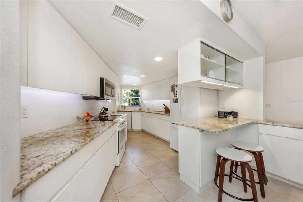 Activo con contrato: $449,000 (3 camas, 2 baños, 1312 Pies cuadrados)