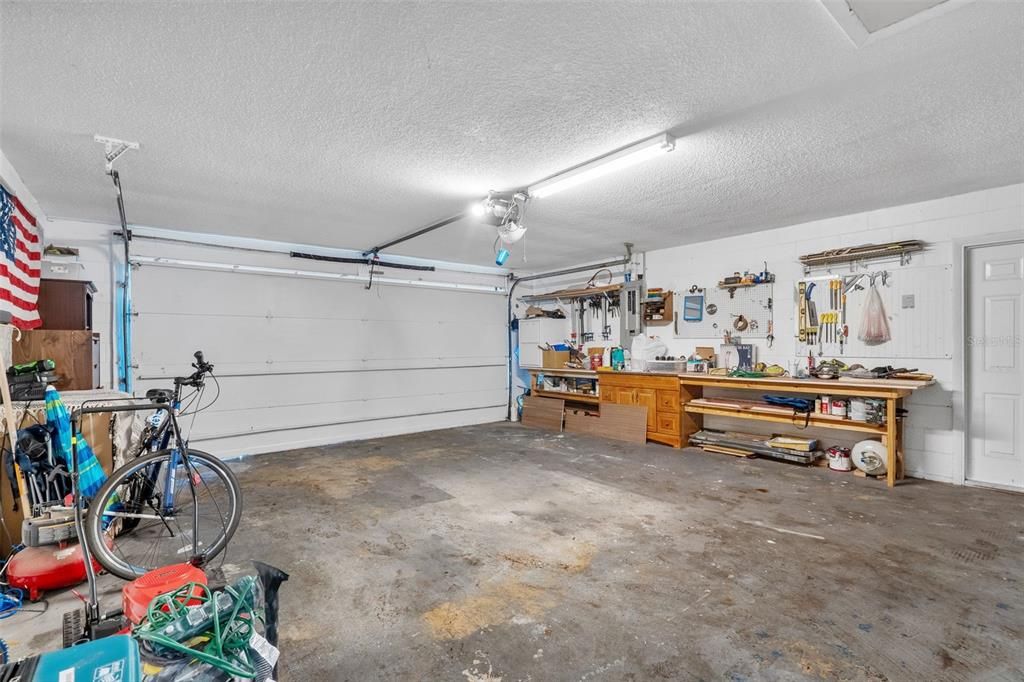 For Sale: $309,000 (3 beds, 2 baths, 1287 Square Feet)