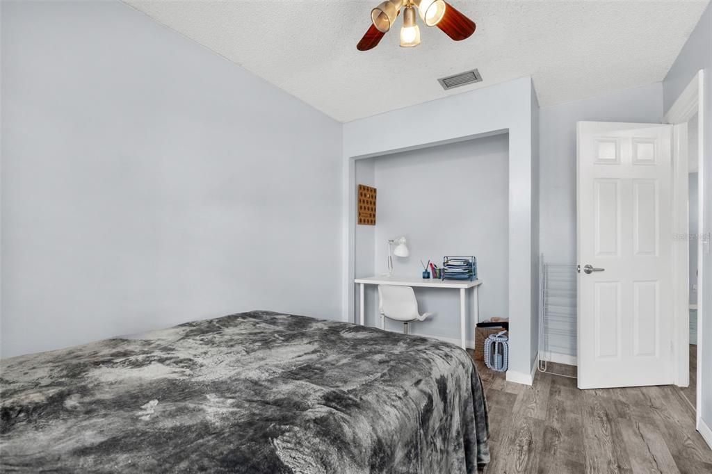 For Sale: $309,000 (3 beds, 2 baths, 1287 Square Feet)