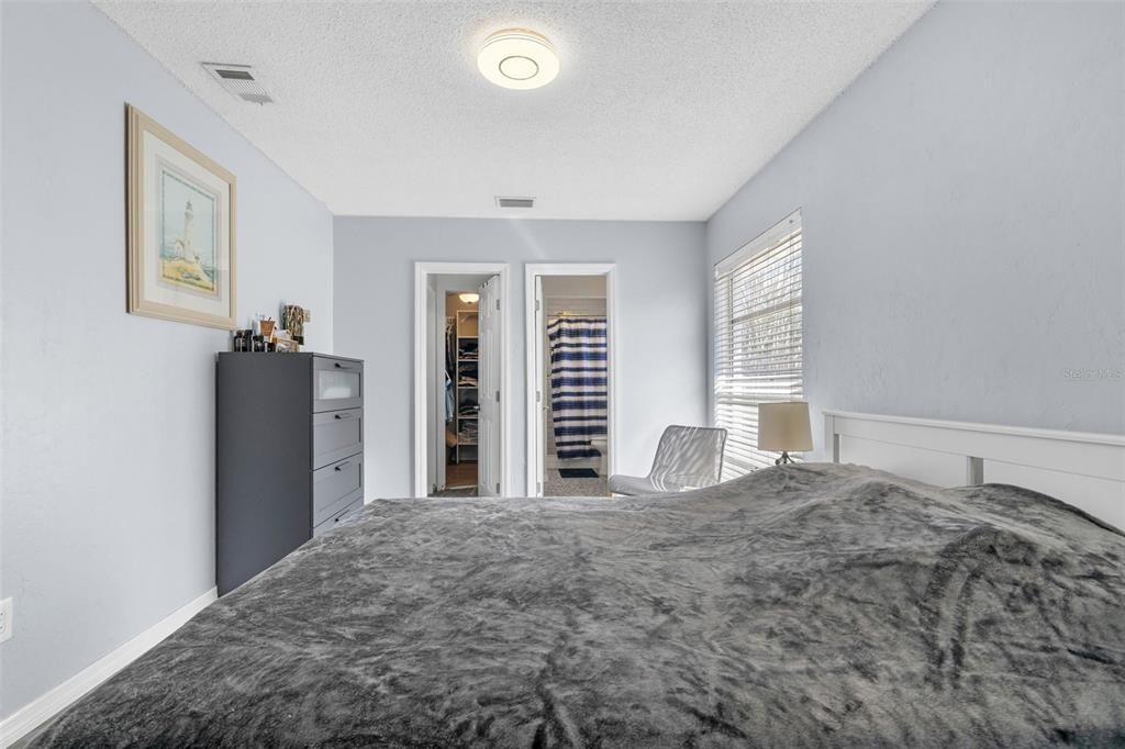 For Sale: $309,000 (3 beds, 2 baths, 1287 Square Feet)