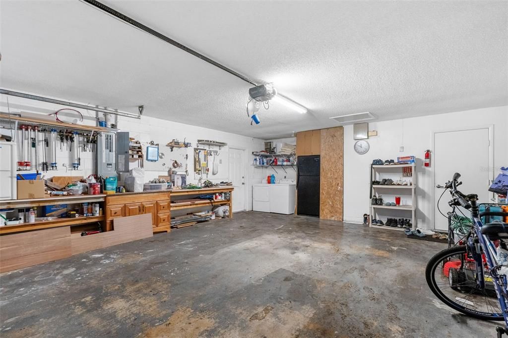 For Sale: $309,000 (3 beds, 2 baths, 1287 Square Feet)