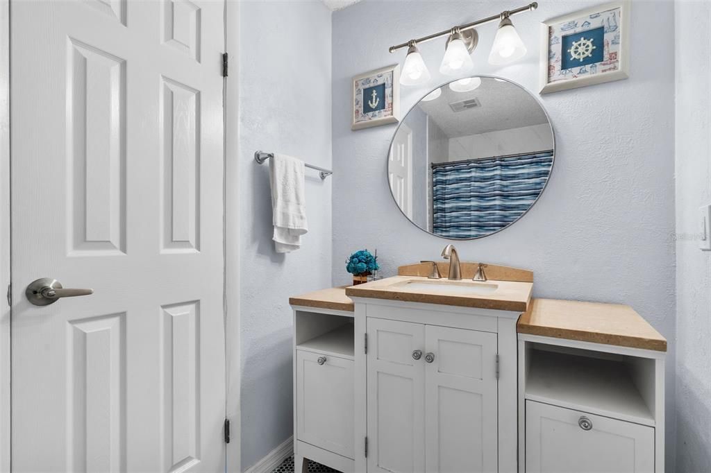 For Sale: $309,000 (3 beds, 2 baths, 1287 Square Feet)