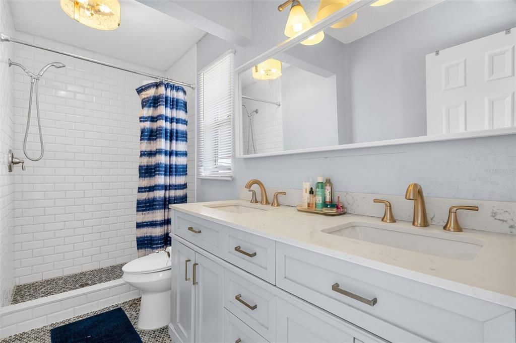 For Sale: $309,000 (3 beds, 2 baths, 1287 Square Feet)