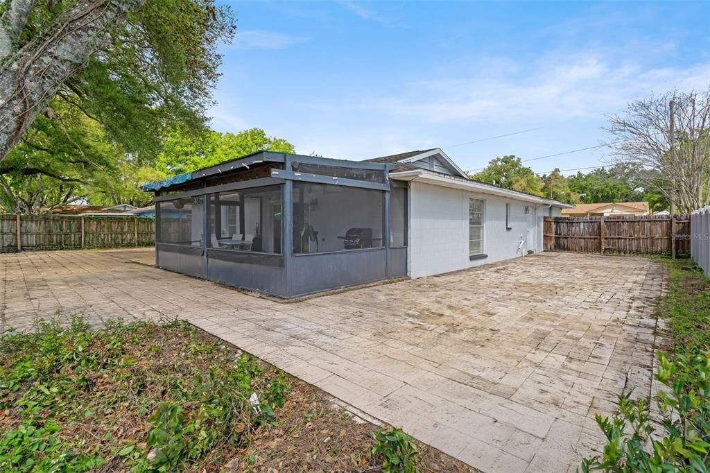 For Sale: $309,000 (3 beds, 2 baths, 1287 Square Feet)