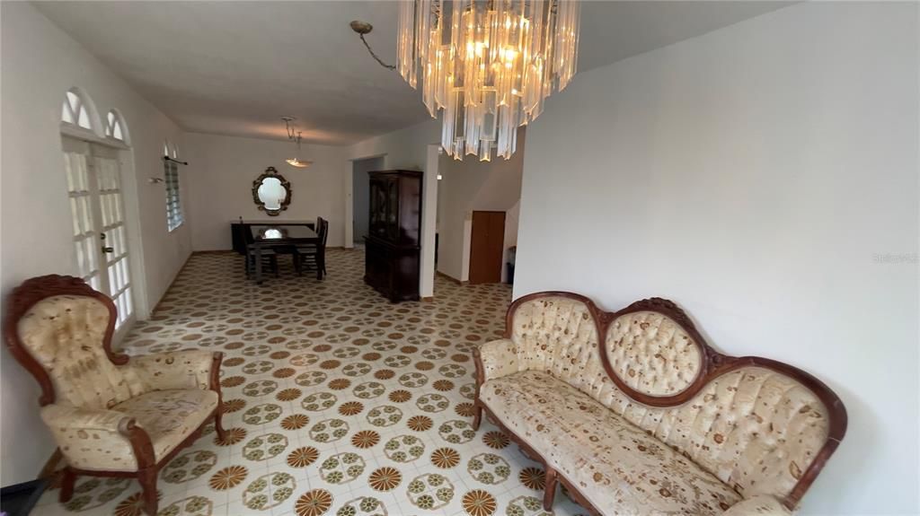 На продажу: $288,000 (4 спален, 4 ванн, 2000 Квадратных фут)