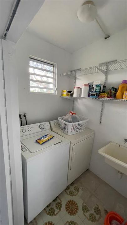 На продажу: $288,000 (4 спален, 4 ванн, 2000 Квадратных фут)