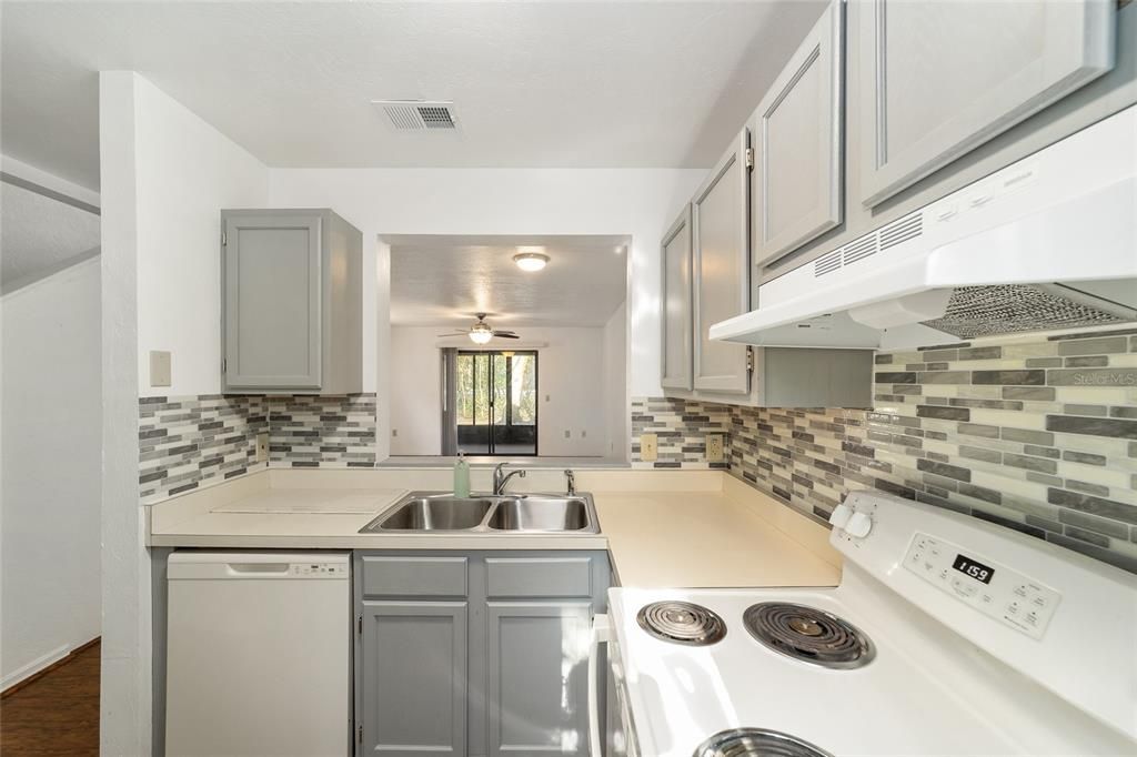 Activo con contrato: $125,000 (2 camas, 1 baños, 952 Pies cuadrados)