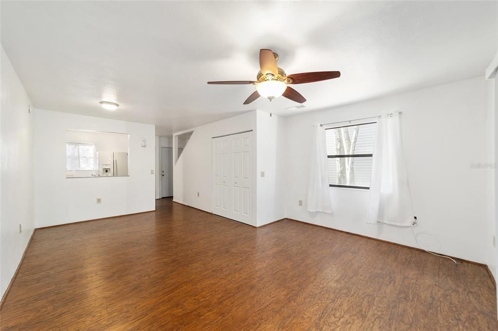 Activo con contrato: $125,000 (2 camas, 1 baños, 952 Pies cuadrados)