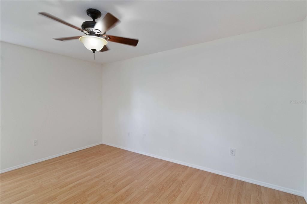 На продажу: $145,000 (2 спален, 2 ванн, 912 Квадратных фут)