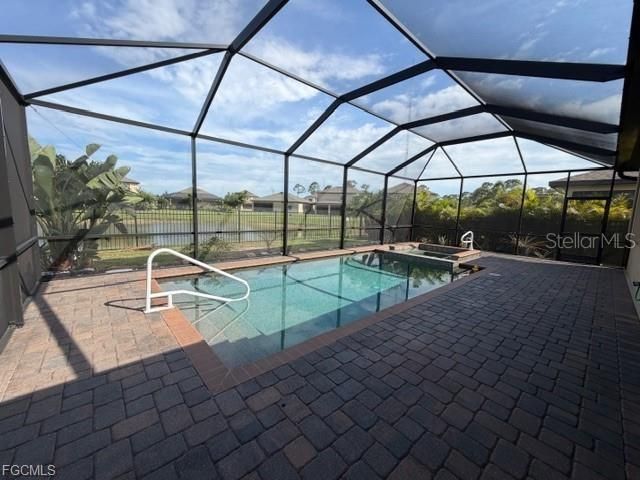 Activo con contrato: $419,900 (4 camas, 3 baños, 2027 Pies cuadrados)