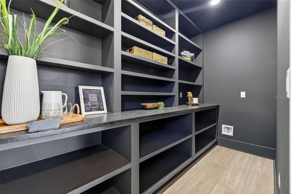 For Sale: $2,900,000 (3 beds, 3 baths, 2600 Square Feet)