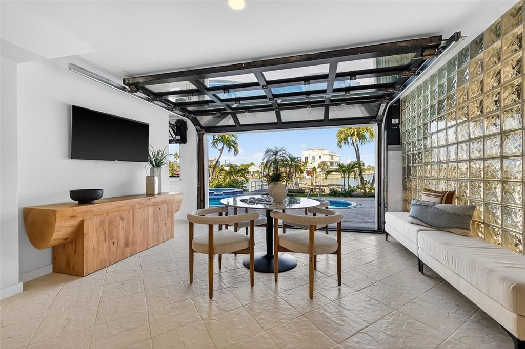 For Sale: $2,900,000 (3 beds, 3 baths, 2600 Square Feet)