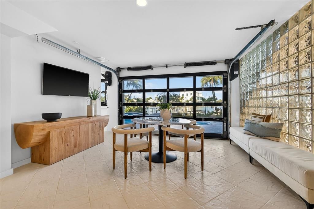 For Sale: $2,900,000 (3 beds, 3 baths, 2600 Square Feet)